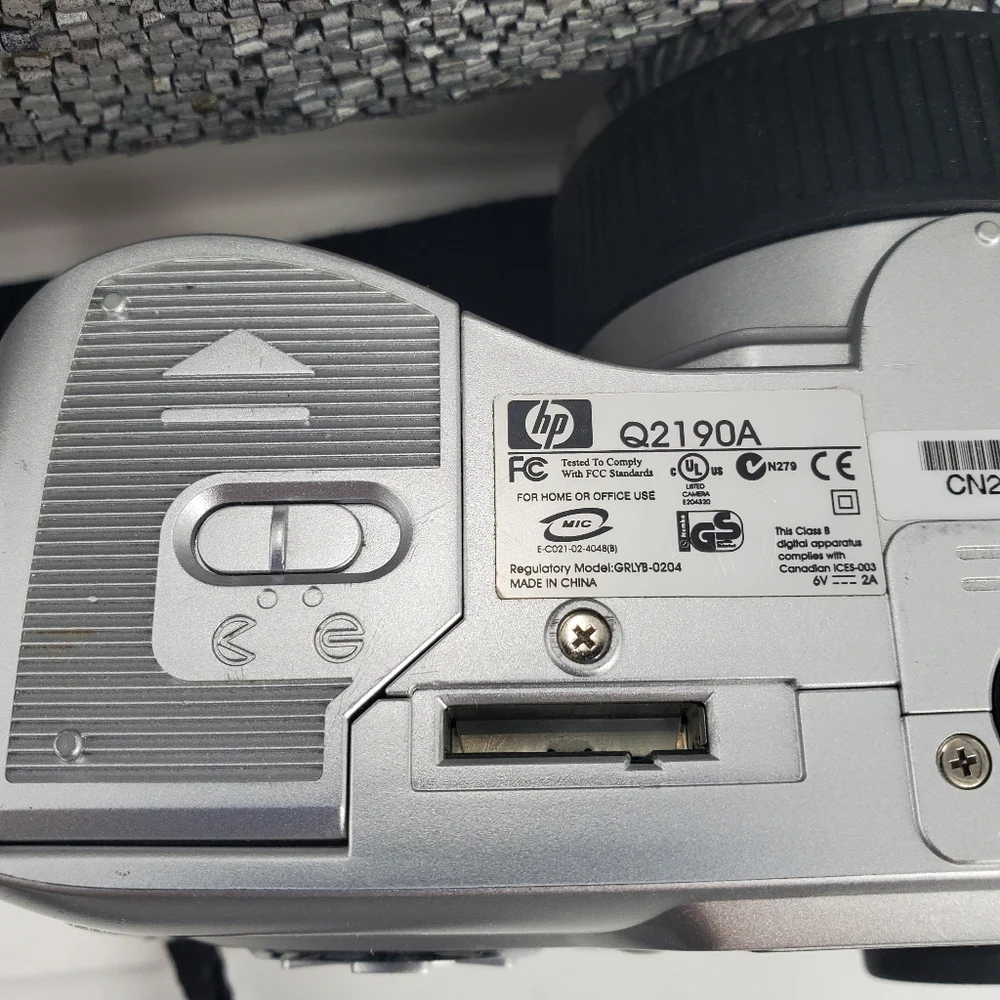 HP Photosmart 850 Digital Camera Vintage 8x Optical Zoom. Not Tested for Parts